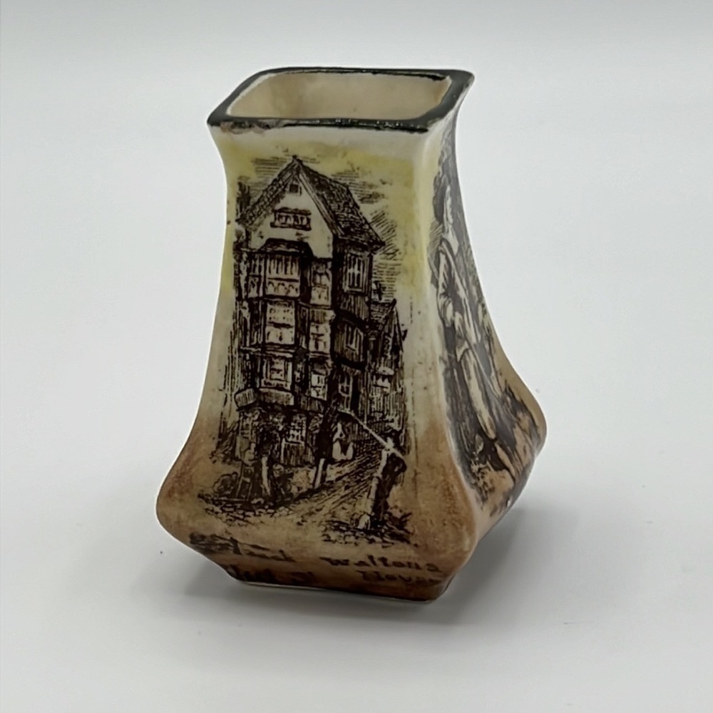 ROYAL DOULTON of England MINIATURE VASE from 1905